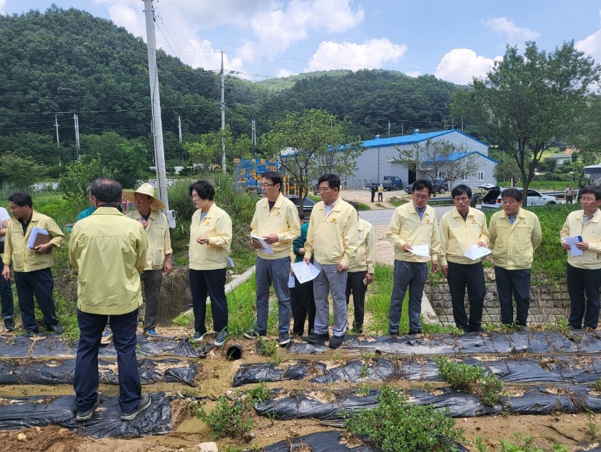 농수산위원회 호우피해 현장확인 사진.jpg