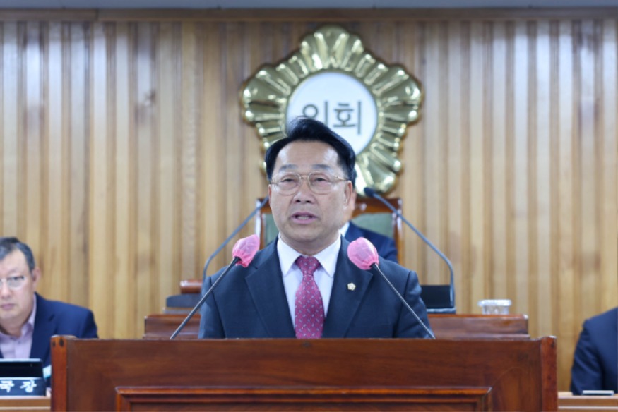 2-1. 제300회 임시회 개회.jpg